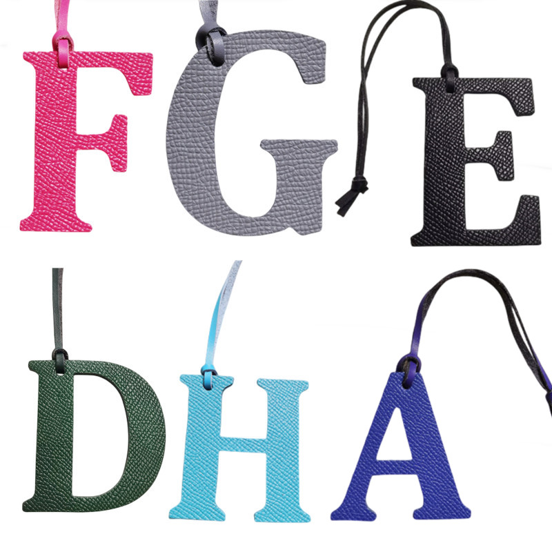 Monogram Keychain Leather - Venta al por mayor de cuero