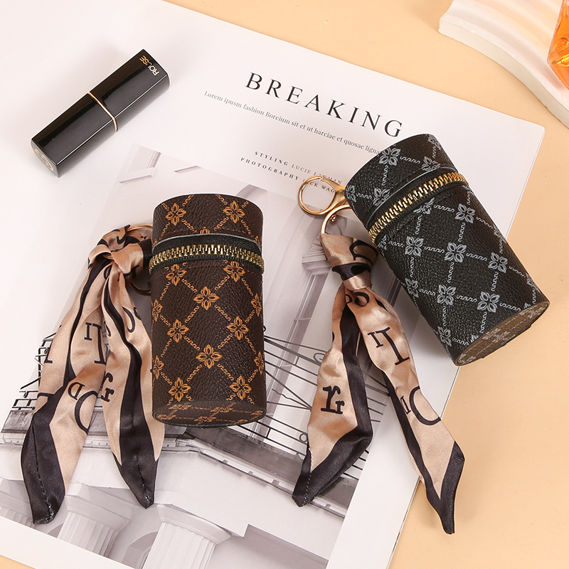 Llavero con lápiz labial con p - Monogram Keychain Leather reseña y precio